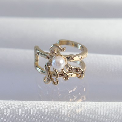 Pirinç Gold Renk İncili Ahtapot Earcuff Küpe Pirinç Gold Renk İncili Ahtapot Earcuff Küpe