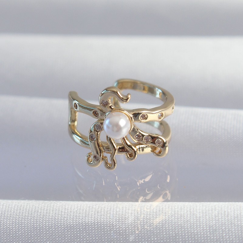 Pirinç Gold Renk İncili Ahtapot Earcuff Küpe Pirinç Gold Renk İncili Ahtapot Earcuff Küpe