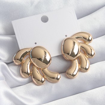 Pirinç Gold Renk Kadın Küpe Pirinç Gold Renk Kadın Küpe