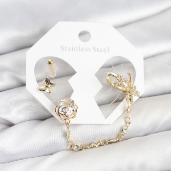 Pirinç Gold Renk Kelebekli Model Zincir Bağlantılı Ear Cuff Küpe Seti Pirinç Gold Renk Kelebekli Model Zincir Bağlantılı Ear Cuff Küpe Seti