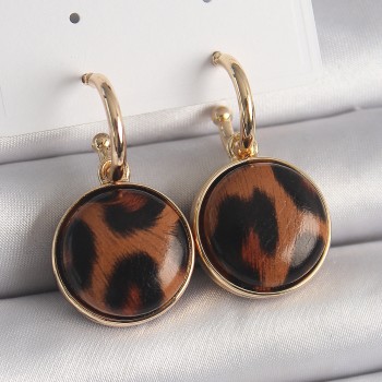 Pirinç Gold Renk Leopar Desenli Daire Model Kadın Küpe Pirinç Gold Renk Leopar Desenli Daire Model Kadın Küpe