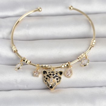 Pirinç Gold Renk Leopar Detaylı Charmlı Kadın Bileklik Pirinç Gold Renk Leopar Detaylı Charmlı Kadın Bileklik