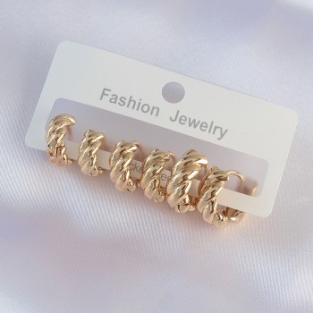 Pirinç Gold Renk Minimal Tırtıklı Küpe Seti Pirinç Gold Renk Minimal Tırtıklı Küpe Seti