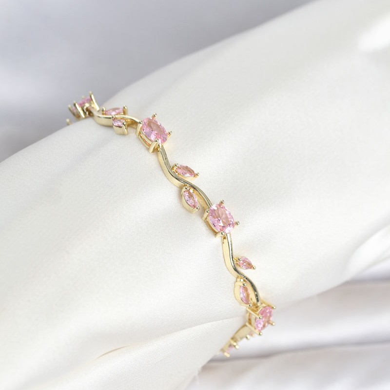 Pirinç Gold Renk Pembe Zirkon Taşlı Çiçek Model Kadın Bileklik Pirinç Gold Renk Pembe Zirkon Taşlı Çiçek Model Kadın Bileklik