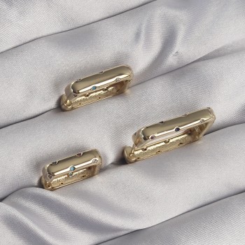 Pirinç Gold Renk Renkli Zirkon Taşlı Kare Model Küpe Seti Pirinç Gold Renk Renkli Zirkon Taşlı Kare Model Küpe Seti