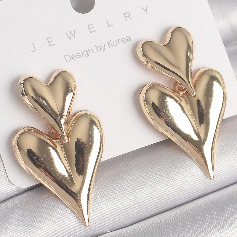 Pirinç Gold Renk Sallantı Kalp Model Kadın Küpe Pirinç Gold Renk Sallantı Kalp Model Kadın Küpe