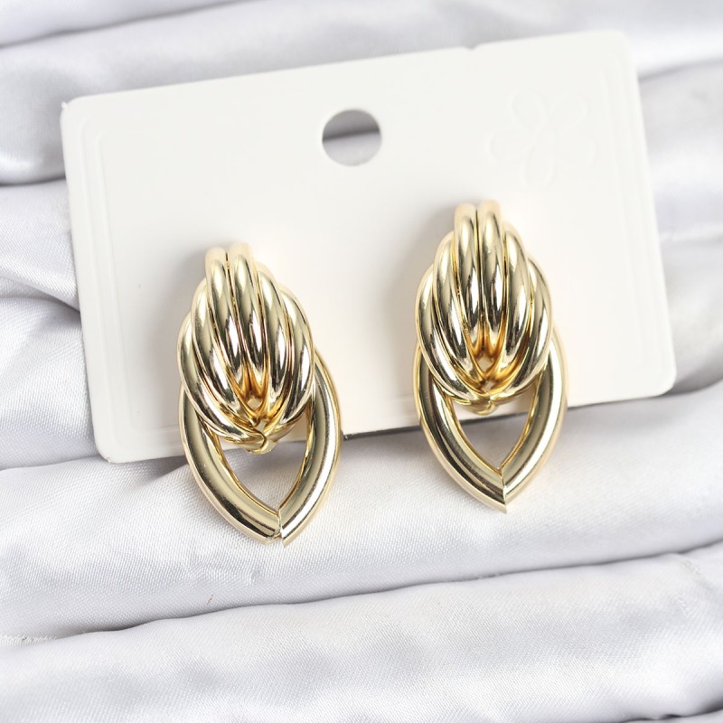 Pirinç Gold Renk Sarmal Damla Model Vintage Kadın Küpe Pirinç Gold Renk Sarmal Damla Model Vintage Kadın Küpe