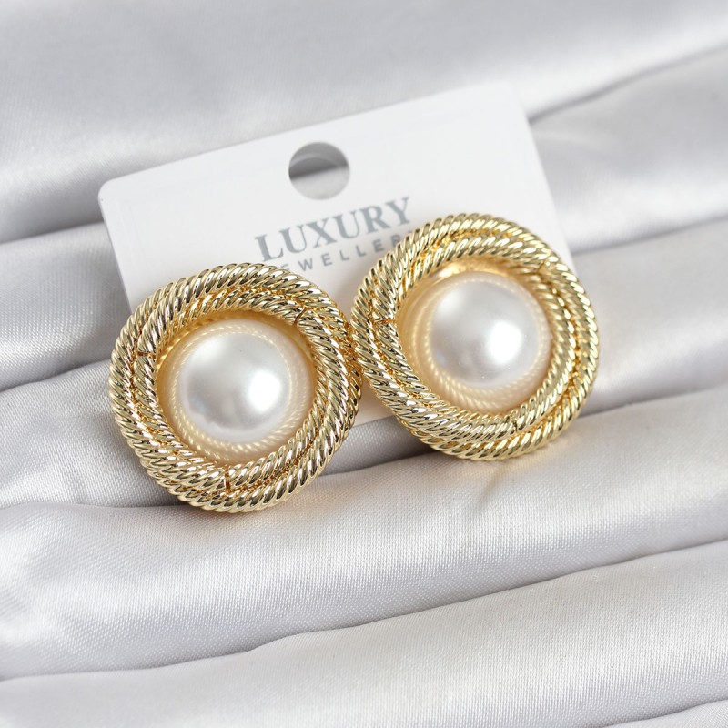 Pirinç Gold Renk Sarmal Model İncili Kadın Küpe Pirinç Gold Renk Sarmal Model İncili Kadın Küpe