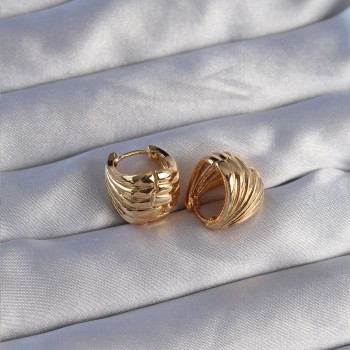 Pirinç Gold Renk Tırtıklı Minimal Bombeli Tasarım Küpe Pirinç Gold Renk Tırtıklı Minimal Bombeli Tasarım Küpe