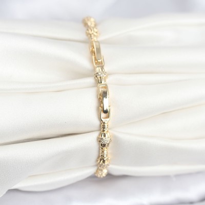Pirinç Gold Renk VIP Seri Punta Model Zirkon Taşlı Kadın Bileklik Pirinç Gold Renk VIP Seri Punta Model Zirkon Taşlı Kadın Bileklik