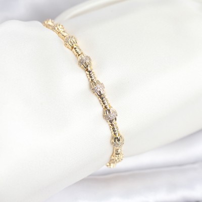 Pirinç Gold Renk VIP Seri Punta Model Zirkon Taşlı Kadın Bileklik Pirinç Gold Renk VIP Seri Punta Model Zirkon Taşlı Kadın Bileklik