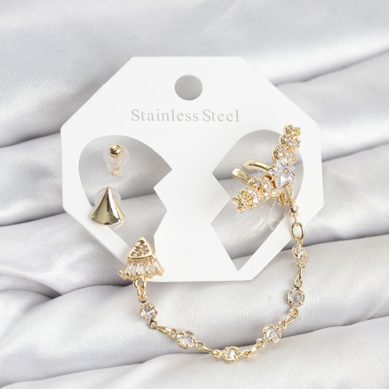 Pirinç Gold Renk Yıldızlı Model Zincir Bağlantılı Ear Cuff Küpe Seti Pirinç Gold Renk Yıldızlı Model Zincir Bağlantılı Ear Cuff Küpe Seti