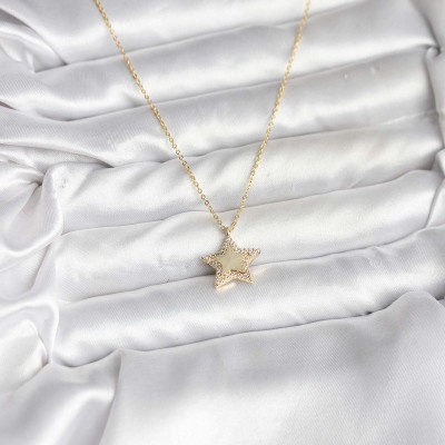 Pirinç Gold Renk Zincirli Yıldızlı Model Kadın Kolye Pirinç Gold Renk Zincirli Yıldızlı Model Kadın Kolye