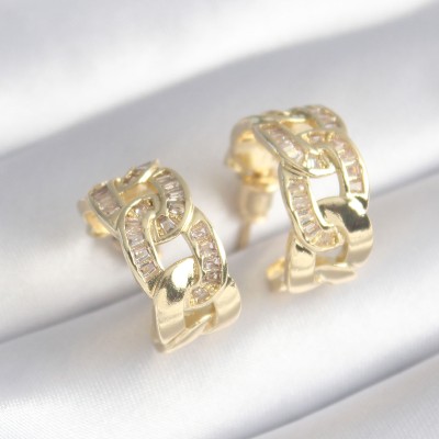 Pirinç Gold Renk Zirkon Taş Detay Zincir Model Kadın Küpe Pirinç Gold Renk Zirkon Taş Detay Zincir Model Kadın Küpe