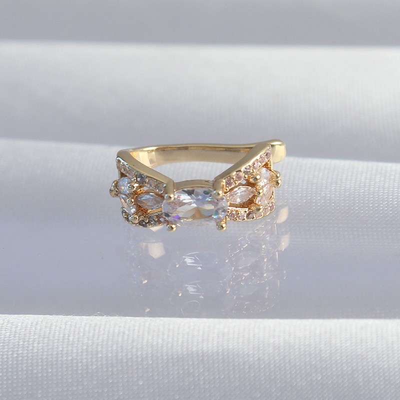 Pirinç Gold Renk Zirkon Taş Kaplama Earcuff Küpe Pirinç Gold Renk Zirkon Taş Kaplama Earcuff Küpe