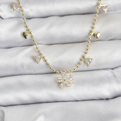Pirinç Gold Renk Zirkon Taşlı Çiçek Model Kadın Kolye Pirinç Gold Renk Zirkon Taşlı Çiçek Model Kadın Kolye