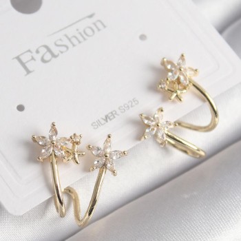 Pirinç Gold Renk Zirkon Taşlı Çiçek Model Kadın Küpe Pirinç Gold Renk Zirkon Taşlı Çiçek Model Kadın Küpe