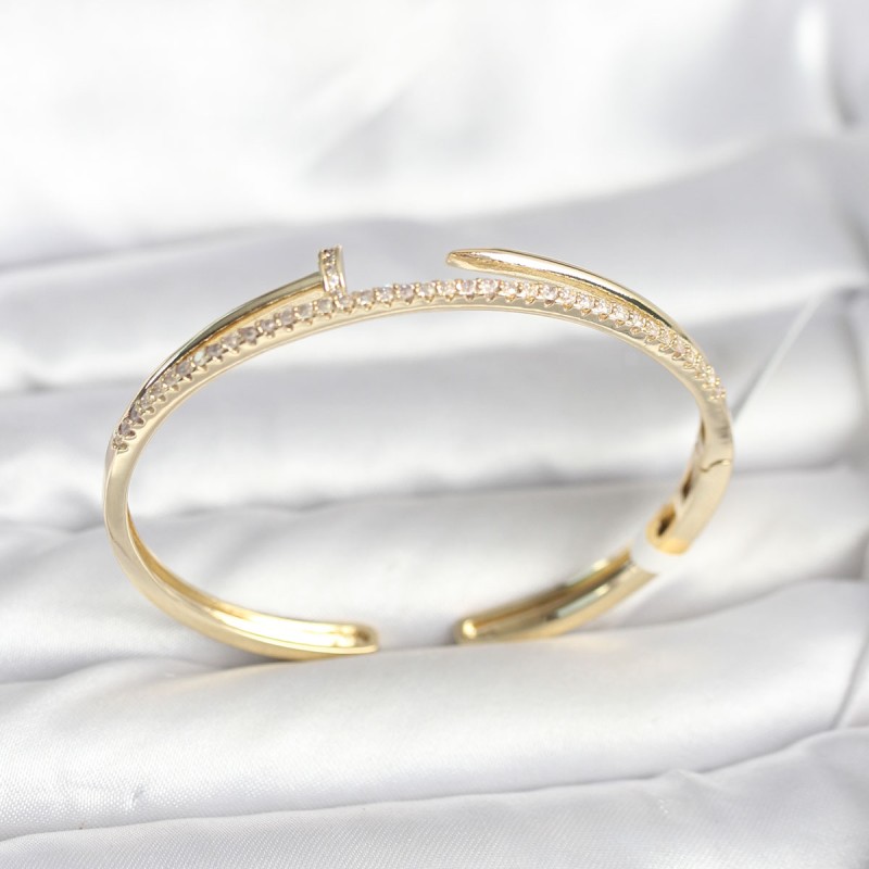 Pirinç Gold Renk Zirkon Taşlı Çivi Model Kadın Kelepçe Bileklik Pirinç Gold Renk Zirkon Taşlı Çivi Model Kadın Kelepçe Bileklik