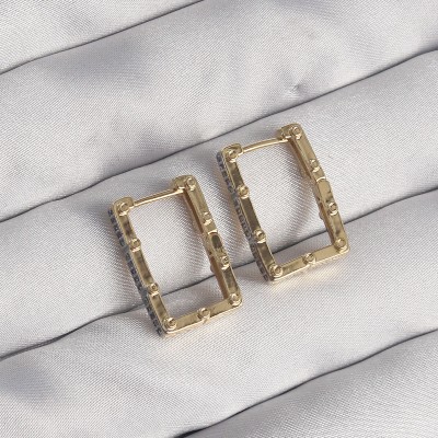 Pirinç Gold Renk Zirkon Taşlı Dikdörtgen Model Seranay Küpe Pirinç Gold Renk Zirkon Taşlı Dikdörtgen Model Seranay Küpe