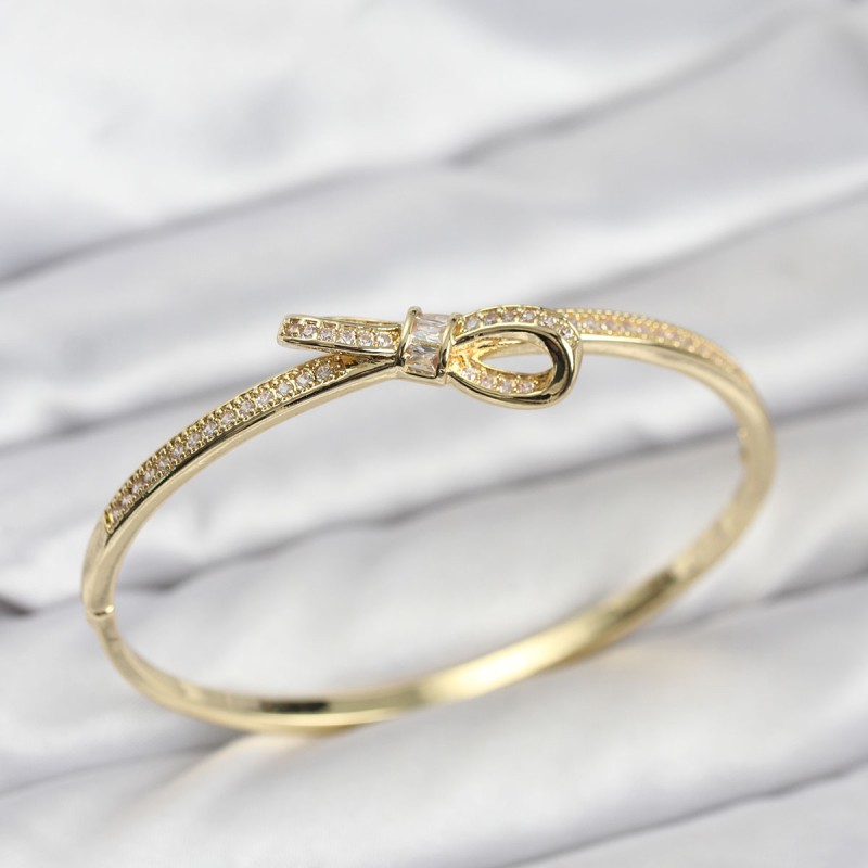 Pirinç Gold Renk Zirkon Taşlı Fiyonk Model Kadın Kelepçe Bileklik Pirinç Gold Renk Zirkon Taşlı Fiyonk Model Kadın Kelepçe Bileklik