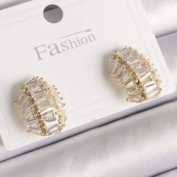 Pirinç Gold Renk Zirkon Taşlı Kaplumbağa Kabuğu Model Kadın Küpe Pirinç Gold Renk Zirkon Taşlı Kaplumbağa Kabuğu Model Kadın Küpe