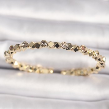 Pirinç Gold Renk Zirkon Taşlı Küp Dorika Model Kadın Bileklik Pirinç Gold Renk Zirkon Taşlı Küp Dorika Model Kadın Bileklik