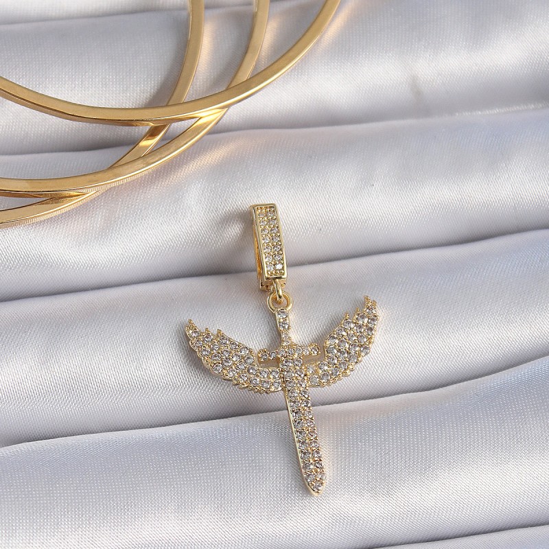 Pirinç Gold Renk Zirkon Taşlı Mikail Model Ajda Charm Pirinç Gold Renk Zirkon Taşlı Mikail Model Ajda Charm