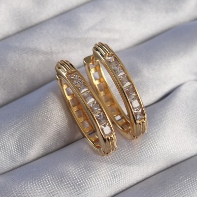 Pirinç Gold Renk Zirkon Taşlı Oval Model Küpe Pirinç Gold Renk Zirkon Taşlı Oval Model Küpe