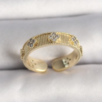 Pirinç Gold Renk Zirkon Taşlı Yonca İşlemeli Ayarlanabilir Yüzük Pirinç Gold Renk Zirkon Taşlı Yonca İşlemeli Ayarlanabilir Yüzük
