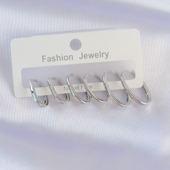 Pirinç Gümüş Renk İnce Oval Küpe Seti Pirinç Gümüş Renk İnce Oval Küpe Seti