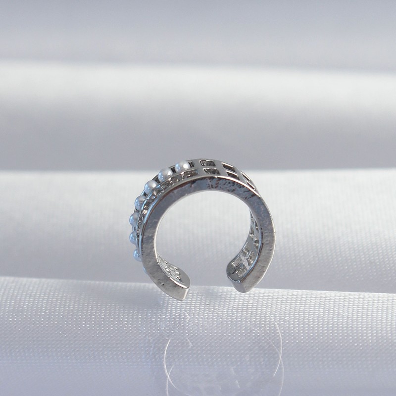 Pirinç Gümüş Renk İncili Baget Taşlı Earcuff Küpe Pirinç Gümüş Renk İncili Baget Taşlı Earcuff Küpe