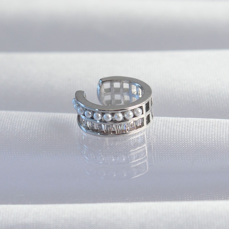 Pirinç Gümüş Renk İncili Baget Taşlı Earcuff Küpe Pirinç Gümüş Renk İncili Baget Taşlı Earcuff Küpe