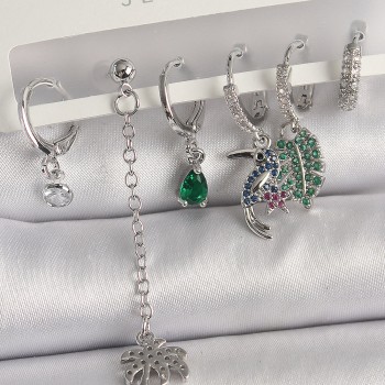 Pirinç Gümüş Renk Sallantı Zirkon Taşlı Ağaç Figür Çoklu Kadın Küpe Seti Pirinç Gümüş Renk Sallantı Zirkon Taşlı Ağaç Figür Çoklu Kadın Küpe Seti