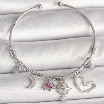 Pirinç Gümüş Renk Sallantı Zirkon Taşlı Gezegen Figür Kalp Detay Charm Kadın Bileklik Pirinç Gümüş Renk Sallantı Zirkon Taşlı Gezegen Figür Kalp Detay Charm Kadın Bileklik