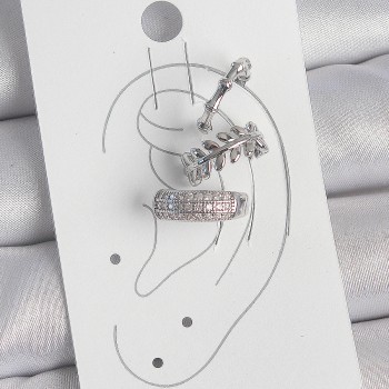 Pirinç Gümüş Renk Zirkon Taşlı 3'Lü Model Yaprak Figür Kadın Kıkırdak Küpe Pirinç Gümüş Renk Zirkon Taşlı 3'Lü Model Yaprak Figür Kadın Kıkırdak Küpe