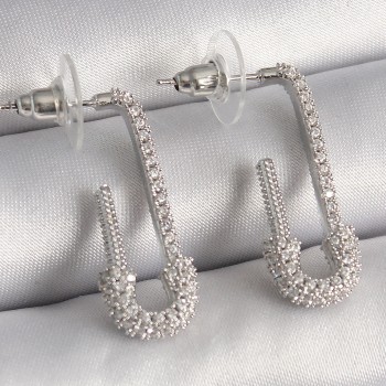 Pirinç Gümüş Renk Zirkon Taşlı Çengelli İğne Model Kadın Küpe Pirinç Gümüş Renk Zirkon Taşlı Çengelli İğne Model Kadın Küpe