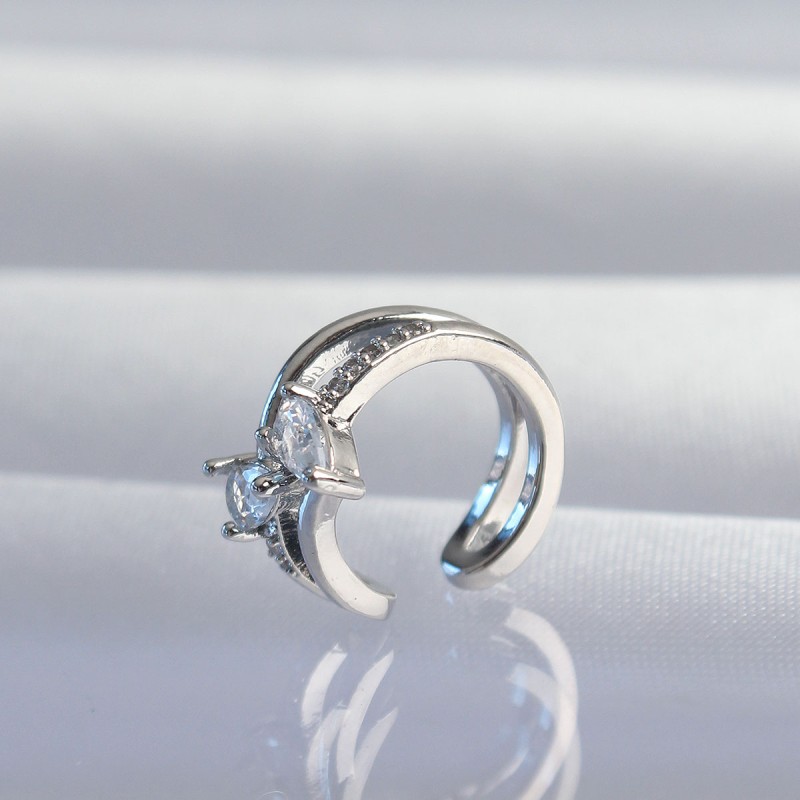 Pirinç Gümüş Renk Zirkon Taşlı Damla Earcuff Küpe Pirinç Gümüş Renk Zirkon Taşlı Damla Earcuff Küpe