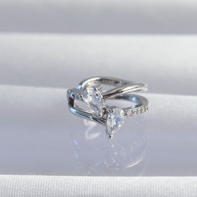 Pirinç Gümüş Renk Zirkon Taşlı Damla Earcuff Küpe Pirinç Gümüş Renk Zirkon Taşlı Damla Earcuff Küpe