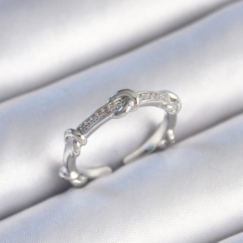 Pirinç Gümüş Renk Zirkon Taşlı Düğüm Model Kadın Yüzük Pirinç Gümüş Renk Zirkon Taşlı Düğüm Model Kadın Yüzük