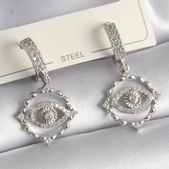 Pirinç Gümüş Renk Zirkon Taşlı Göz Model Kadın Küpe Pirinç Gümüş Renk Zirkon Taşlı Göz Model Kadın Küpe