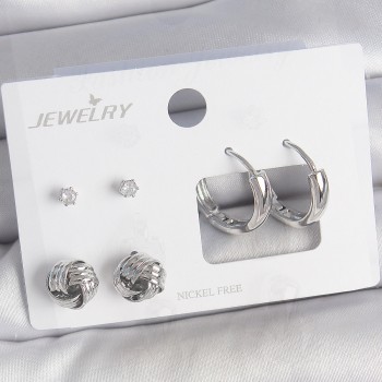Pirinç Gümüş Renk Zirkon Taşlı Halka Model 3 Çift Kadın Küpe Seti Pirinç Gümüş Renk Zirkon Taşlı Halka Model 3 Çift Kadın Küpe Seti