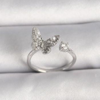 Pirinç Gümüş Renk Zirkon Taşlı Kelebek Model İnci Detay Ayarlanabilir Yüzük Pirinç Gümüş Renk Zirkon Taşlı Kelebek Model İnci Detay Ayarlanabilir Yüzük