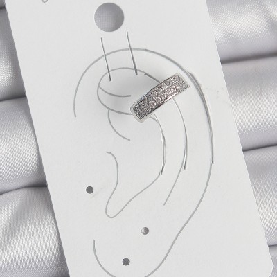 Pirinç Gümüş Renk Zirkon Taşlı Kıkırdak Model Kadın Küpe Pirinç Gümüş Renk Zirkon Taşlı Kıkırdak Model Kadın Küpe