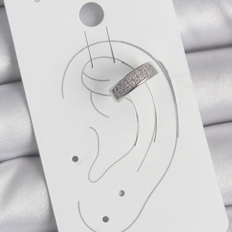 Pirinç Gümüş Renk Zirkon Taşlı Kıkırdak Model Kadın Küpe Pirinç Gümüş Renk Zirkon Taşlı Kıkırdak Model Kadın Küpe