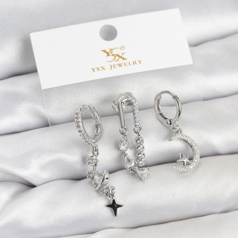 Pirinç Gümüş Renk Zirkon Taşlı Uzay Model YSX Trio Küpe Seti Pirinç Gümüş Renk Zirkon Taşlı Uzay Model YSX Trio Küpe Seti