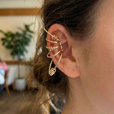 Pirinç Halkalı Model Gold Renk Kıkırdak Küpe Pirinç Halkalı Model Gold Renk Kıkırdak Küpe