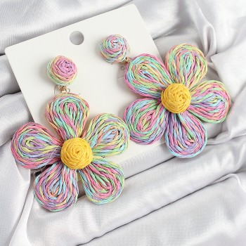 Pirinç Rainbow Papatya Model Gold Renk Kadın Hasır Küpe Pirinç Rainbow Papatya Model Gold Renk Kadın Hasır Küpe