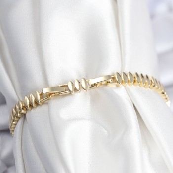 Pirinç VIP Seri Gold Renk Zirkon Taşlı Arpa Model Kadın Bileklik Pirinç VIP Seri Gold Renk Zirkon Taşlı Arpa Model Kadın Bileklik