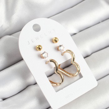 Pirinç Zirkon Taş Ve Kalp Figürlü Gold Renk 3'lü Çift Kadın Küpe Set Pirinç Zirkon Taş Ve Kalp Figürlü Gold Renk 3'lü Çift Kadın Küpe Set