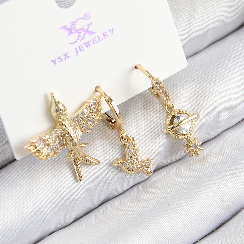 Pirinç Zirkon Taşlı 3'lü Kuş Model Gold Renk Kadın Küpe Pirinç Zirkon Taşlı 3'lü Kuş Model Gold Renk Kadın Küpe